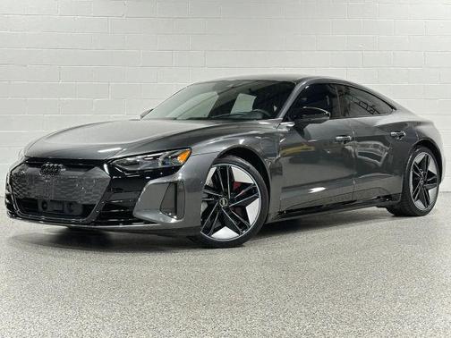 2023 Audi RS e-tron GT Base