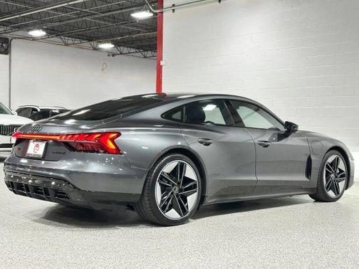 2023 Audi RS e-tron GT Base