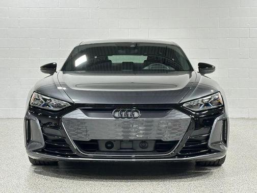 2023 Audi RS e-tron GT Base