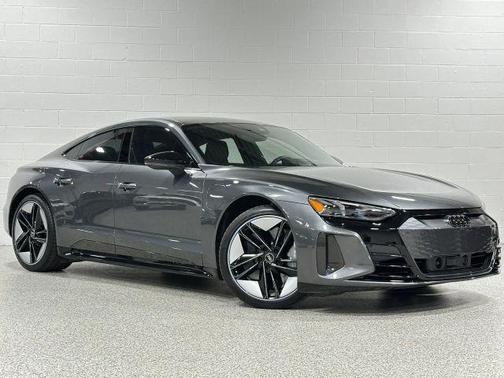 2023 Audi RS e-tron GT Base