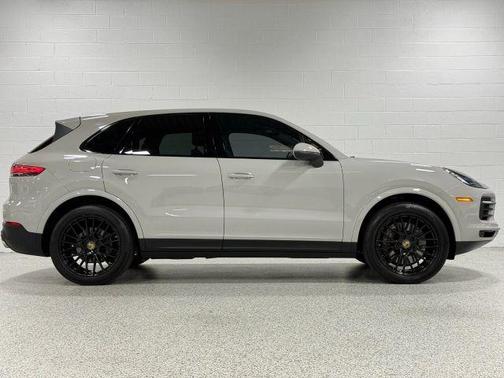 2021 Porsche Cayenne Base