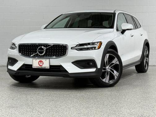 White 2021 Volvo V60 Cross Country T5