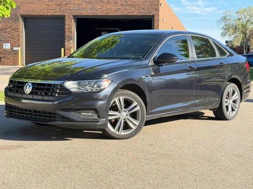 Deep Black Pearl Effect 2019 Volkswagen Jetta 1.4T R-Line
