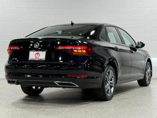 Deep Black Pearl Effect 2019 Volkswagen Jetta 1.4T R-Line