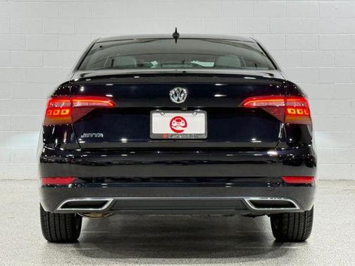 Deep Black Pearl Effect 2019 Volkswagen Jetta 1.4T R-Line