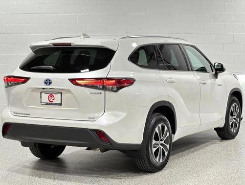 2021 Toyota Highlander Hybrid XLE