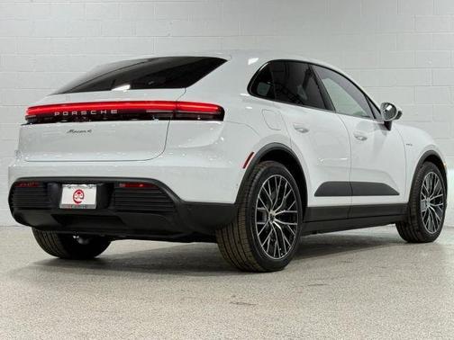 2024 Porsche Macan 4