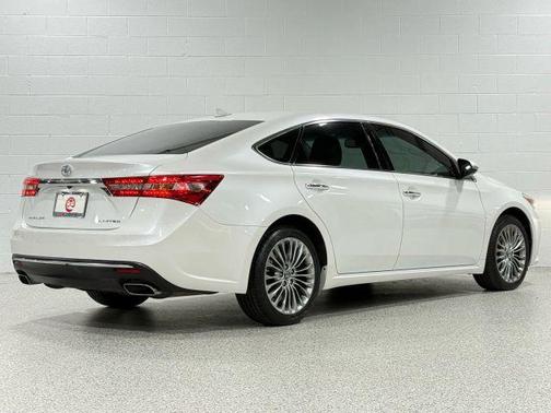 2016 Toyota Avalon XLE