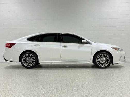 2016 Toyota Avalon XLE