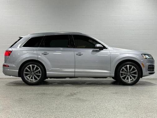 Florett Silver Metallic 2018 Audi Q7 3.0T Premium Plus
