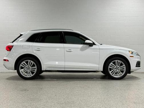 Ibis White 2018 Audi Q5 2.0T Premium Plus