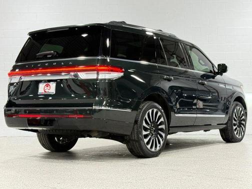 2022 Lincoln Navigator Black Label