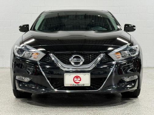 Black 2017 Nissan Maxima 3.5 SL