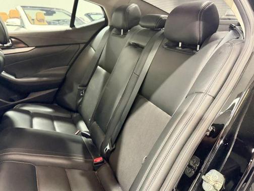 Black 2017 Nissan Maxima 3.5 SL