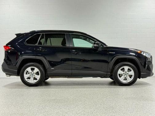 2021 Toyota RAV4 Hybrid XLE