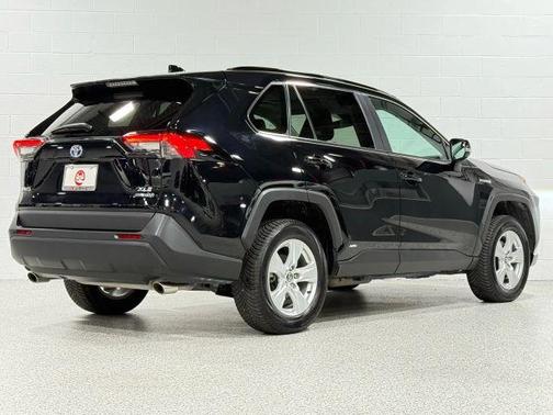 2021 Toyota RAV4 Hybrid XLE