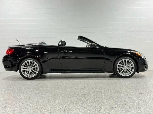 2011 INFINITI G37 Base