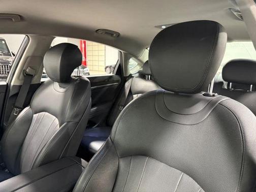 2017 Genesis G80 3.8