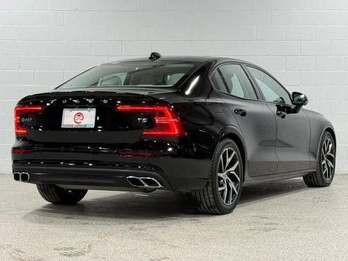 2020 Volvo S60 T5 Momentum