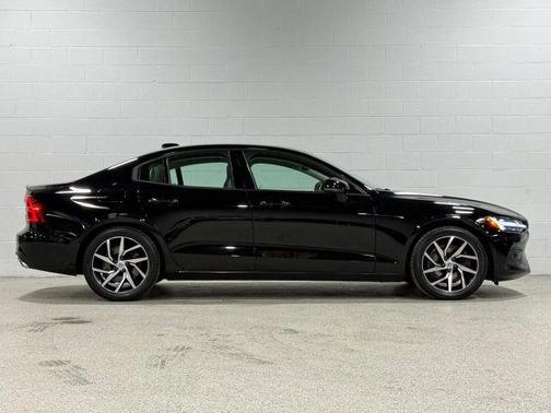 2020 Volvo S60 T5 Momentum