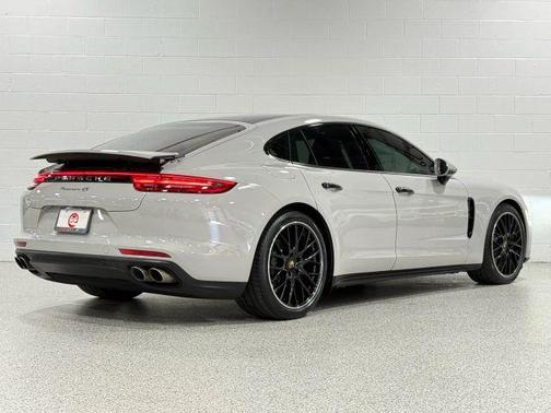 2018 Porsche Panamera 4S