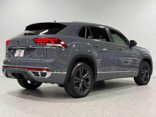 2022 Volkswagen Atlas Cross Sport 3.6L V6 SEL R-Line