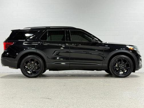 2024 Ford Explorer ST-Line