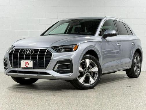 Florett Silver Metallic 2023 Audi Q5 40 Premium