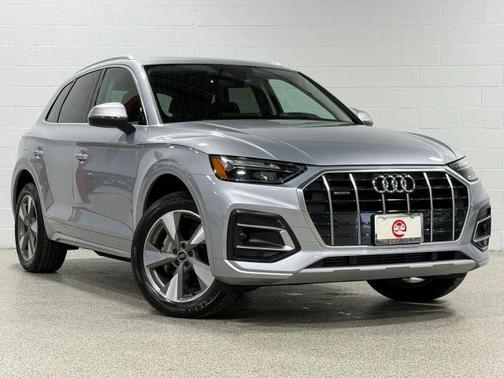 Florett Silver Metallic 2023 Audi Q5 40 Premium