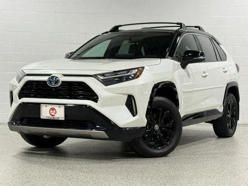 White 2022 Toyota RAV4 Hybrid XSE