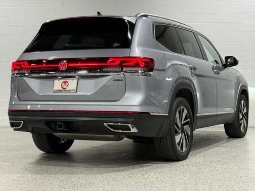 Silver Bird Metallic 2024 Volkswagen Atlas 2.0T SEL