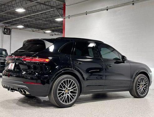 2022 Porsche Cayenne S