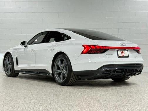 2022 Audi e-tron GT Premium Plus