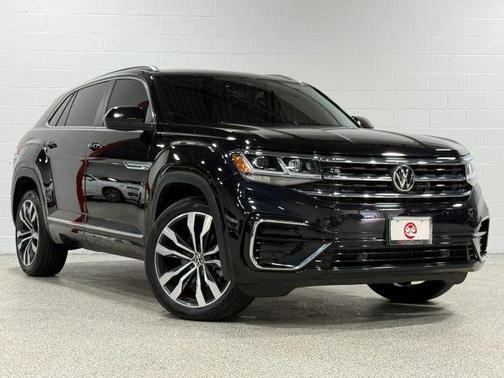 Deep Black Pearl Effect 2021 Volkswagen Atlas Cross Sport 3.6L V6 SEL R-Line