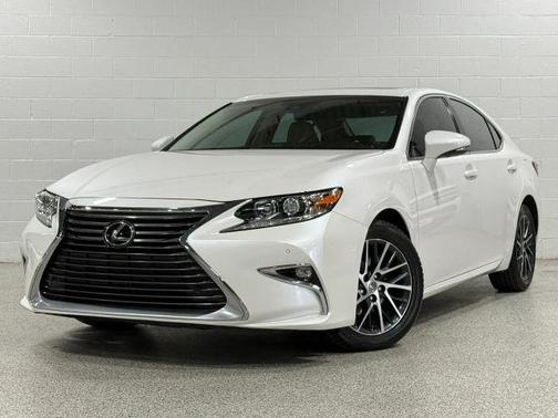 White 2016 Lexus ES 350 Base