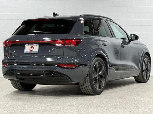 2025 Audi SQ6 e-tron Premium