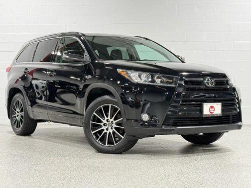 2017 Toyota Highlander SE
