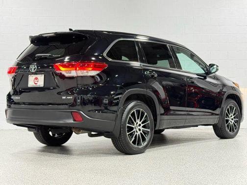 2017 Toyota Highlander SE