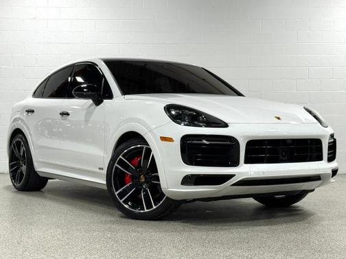 White 2022 Porsche Cayenne GTS