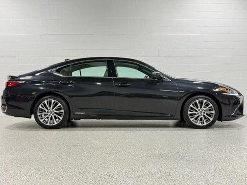 2020 Lexus ES 300h Base
