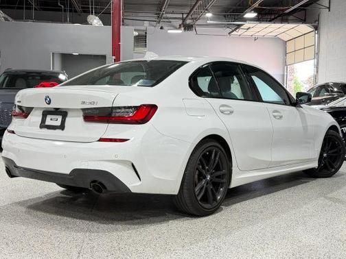 White 2022 BMW 330 i xDrive