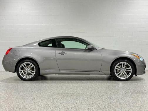 2009 INFINITI G37x Base