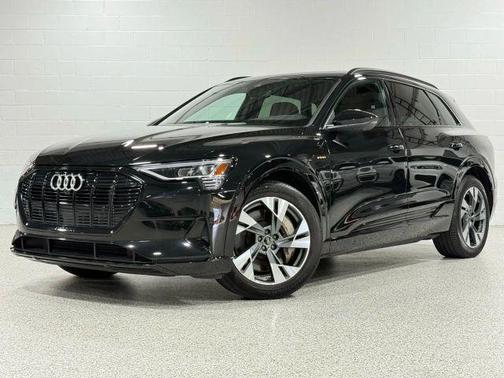 2022 Audi e-tron Premium