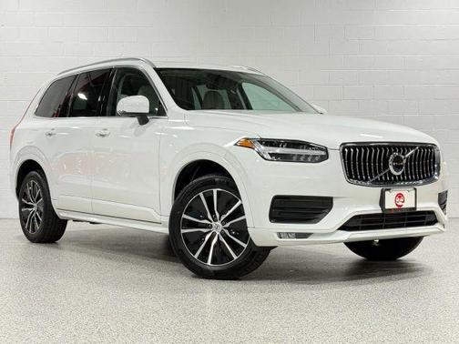 2020 Volvo XC90 T5 Momentum 7 Passenger