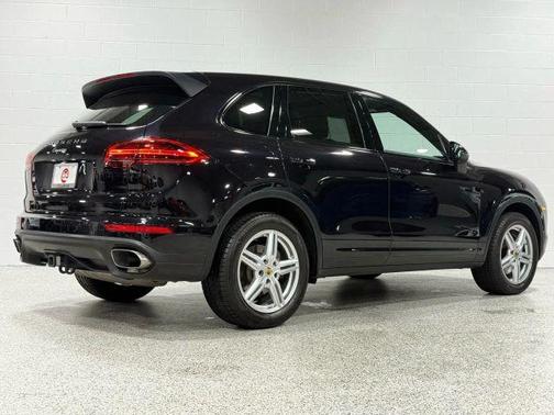2016 Porsche Cayenne Base