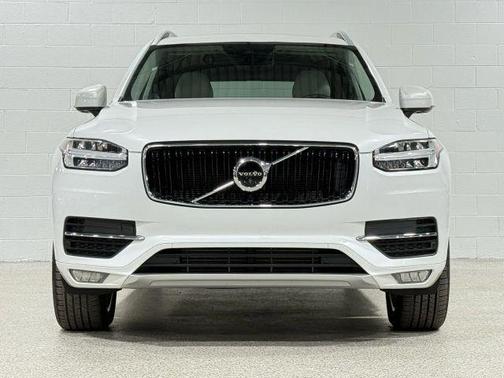 2017 Volvo XC90 T6 Momentum