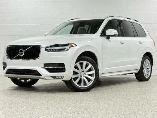 2017 Volvo XC90 T6 Momentum