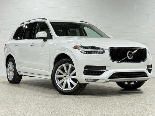 2017 Volvo XC90 T6 Momentum