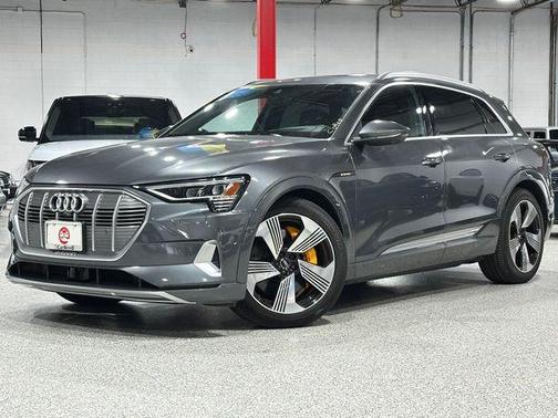 2019 Audi e-tron quattro Premium Plus