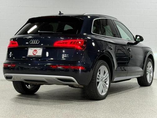 Moonlight Blue Metallic 2018 Audi Q5 2.0T Prestige